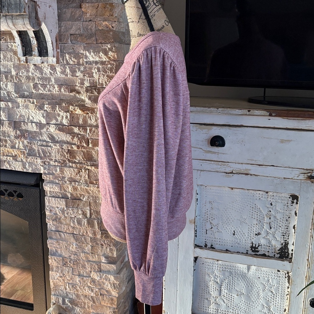 Evereve Kylar pleated sleeve pullover long sleeve sweatshirt rose pink soft - Picture 9 of 16
